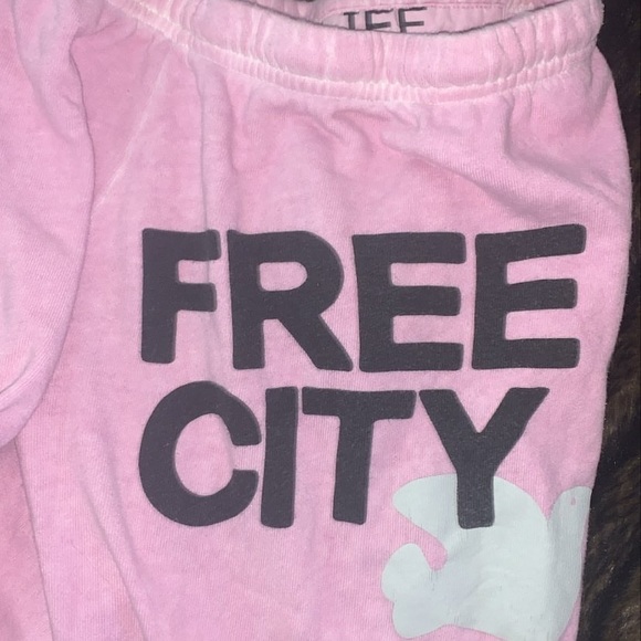 Pink Free city sweatpants - Picture 3 of 3